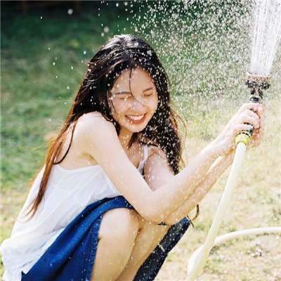 楚雄伴游女生方忆彤的资料