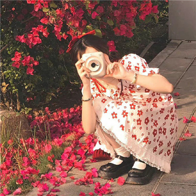 楚雄伴游女生飞傲松的资料