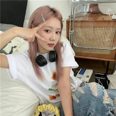 楚雄伴游女生左惜筠的资料