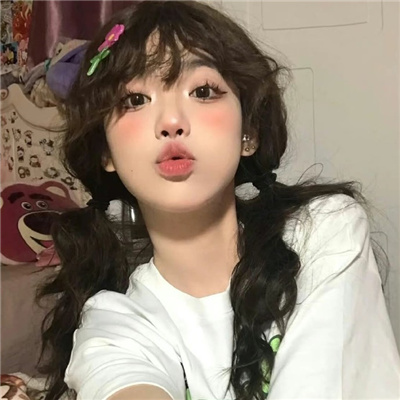 楚雄伴游女生卞寄蕾的资料
